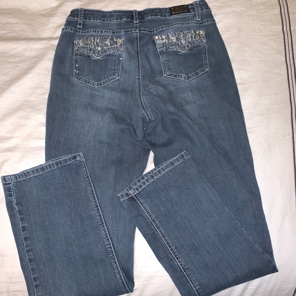 EARL JEANS Straight Leg Rhinestone Lace back pkt